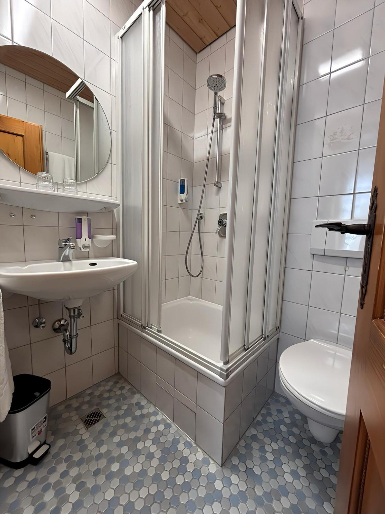 Hotel-Gasthof Adler Lindau  Rum bild